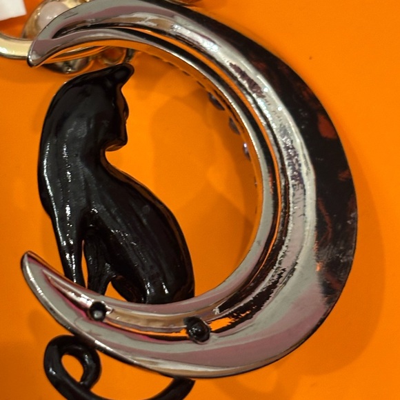 NIB Betsey Johnson Black Cat on a Crystal Moon Keychain/ bag charm - Picture 2 of 7